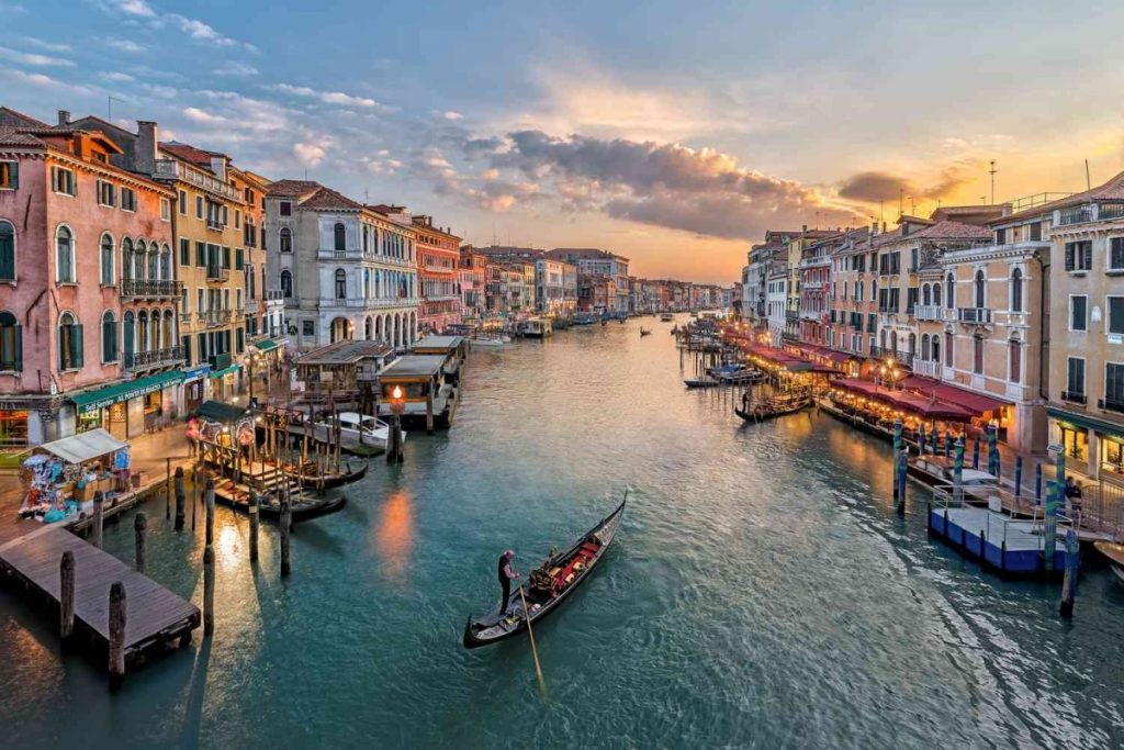 Gondola Boat Ride in Venice Italy 2