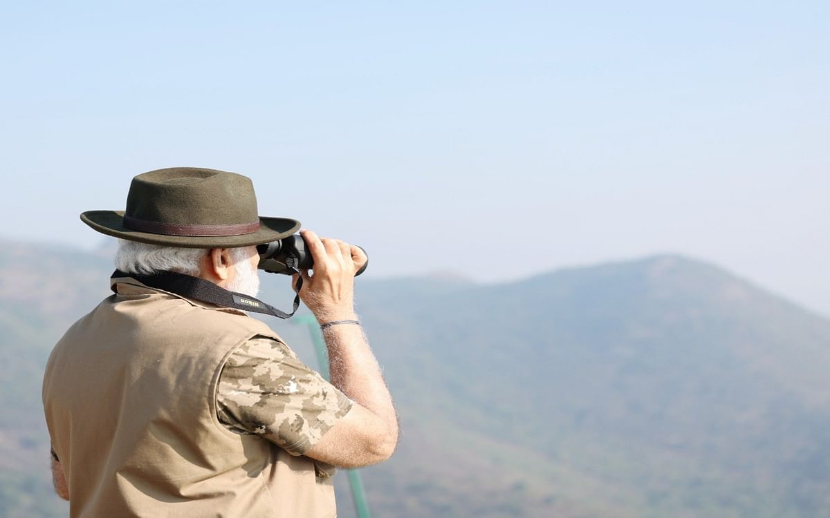 PM Modi enjoys jungle safari in Bandipur Tiger Reserve, see special pictures
