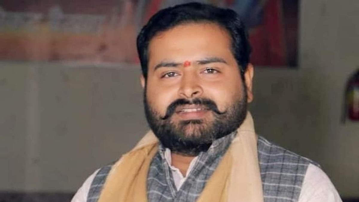 Agra: A case of dacoity has been registered against the metropolitan president of BJP Yuva Morcha, accused of looting and assaulting an army man.