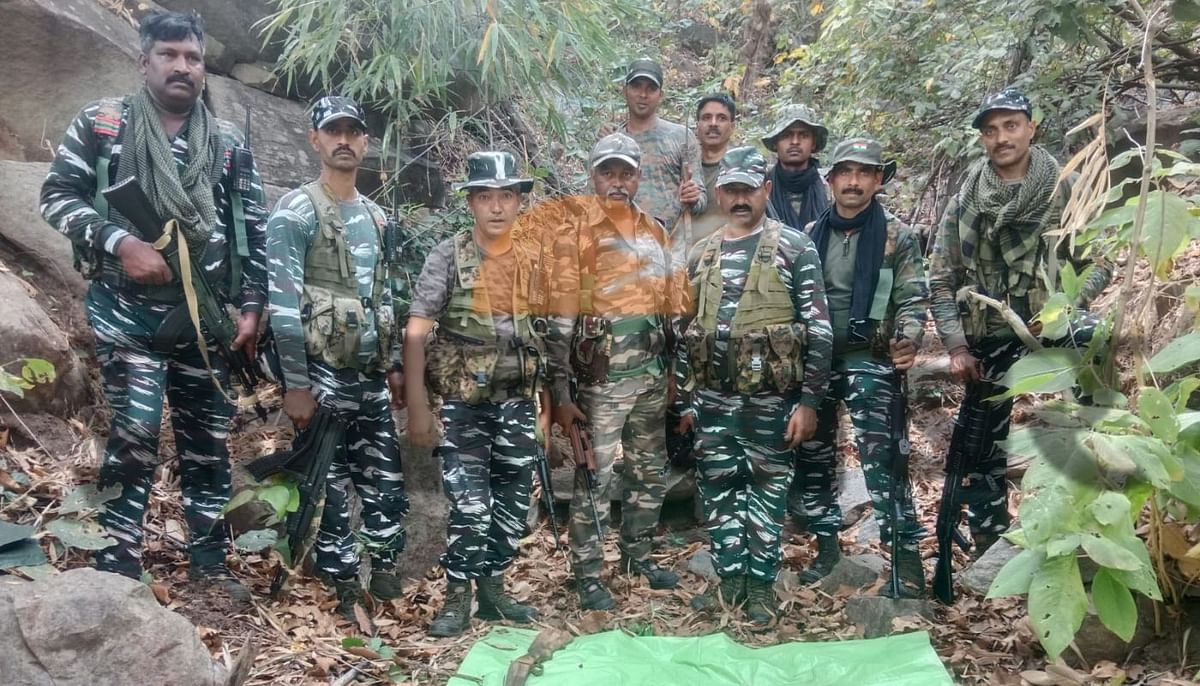Anti Naxal Search Operation: CRPF got big success in Latehar, large number of arms and cartridges recovered