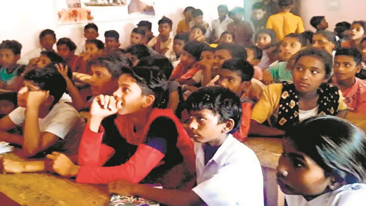 Aurangabad: The journey from the corridor of red terror to the smart class, the lives of the children are being improved