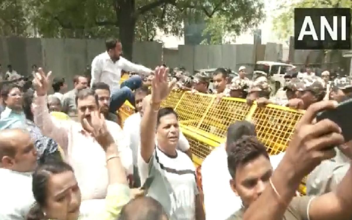 BJP's ruckus on Arvind Kejriwal's bungalow, protests after CM residence, know what is the matter