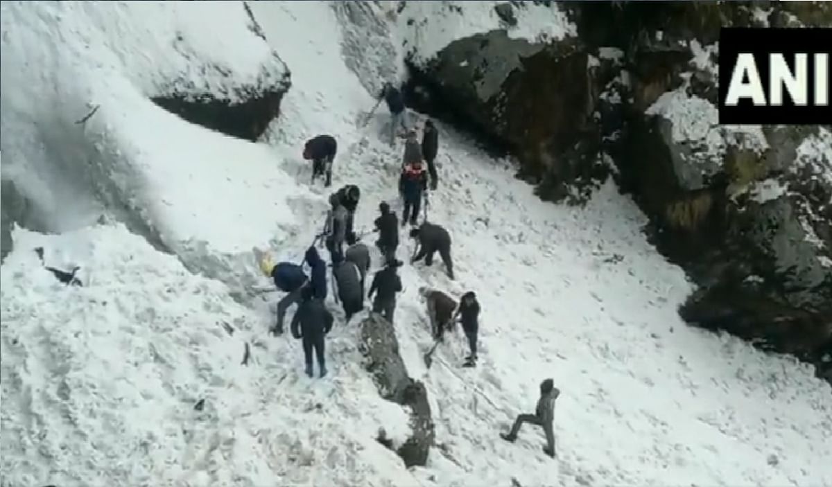 Big accident in Sikkim, 7 killed in avalanche on Nathula Road, more than 80 feared trapped