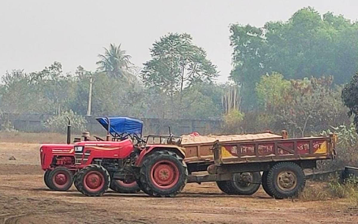 Bihar: Big action by district administration against sand mafia in Arrah, many loaded tractors and other goods seized