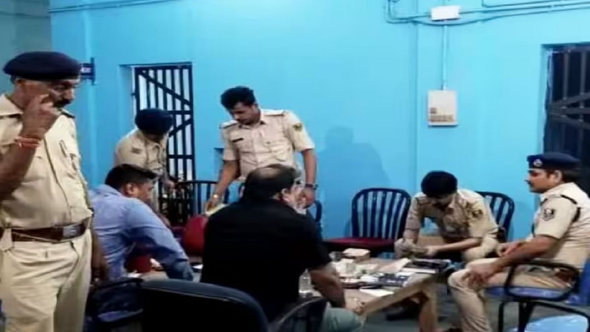 Bihar: UAE currency found in Kishanganj, 6 arrested with 37 lakh cash and liquor, know what was the plan
