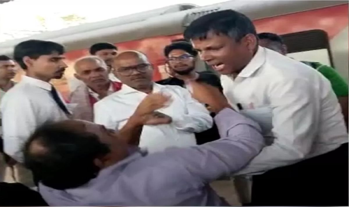In Gorakhpur, TTE mercilessly beat engineer passenger, sent him to jail, got angry when you spoke