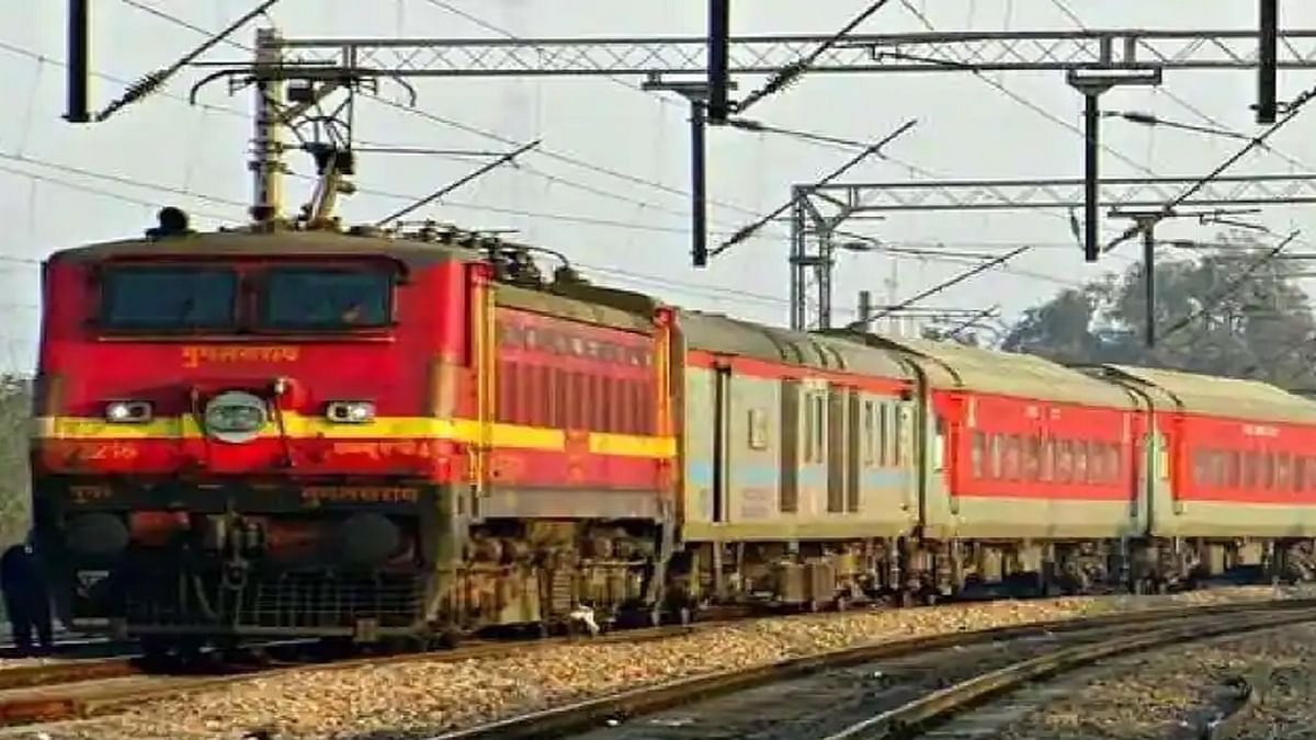 Indian Railways News: The impact of Rail Raco movement in Bengal will be seen in Jharkhand, know the status of trains here