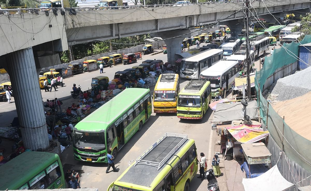 Jam on GPO Golambar every day due to construction work in Patna, it takes 30 to 45 minutes to cover a distance of 200 meters