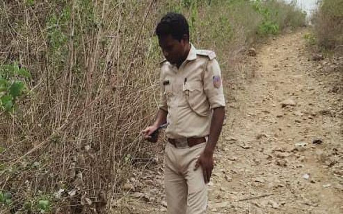 Jharkhand: Controversy escalated, husband killed his wife by hitting her with a stone, police arrested