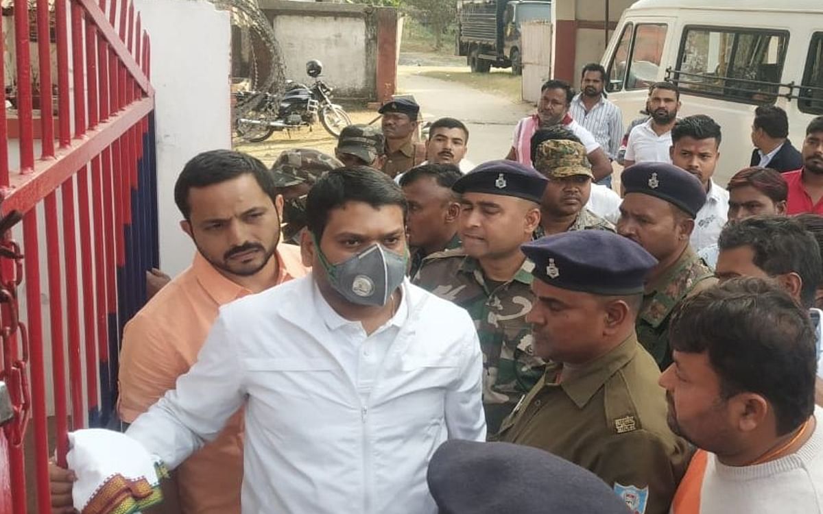 Jharkhand: Former MLA Sanjeev Singh, accused of Neeraj murder case, did not get interim bail, has been in jail for 6 years