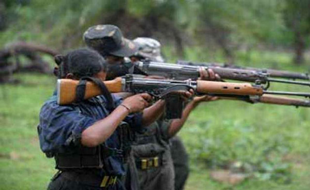 Jharkhand Naxal News: 4 hardcore naxalites including three prize surrendered, four AK-47 recovered