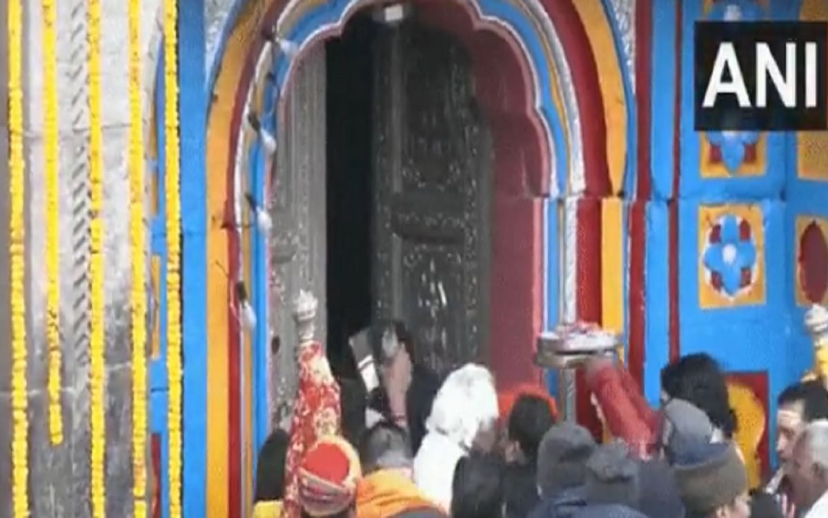 Kedarnath Dham: Doors of Kedarnath Dham open for devotees, crowd gathered for darshan