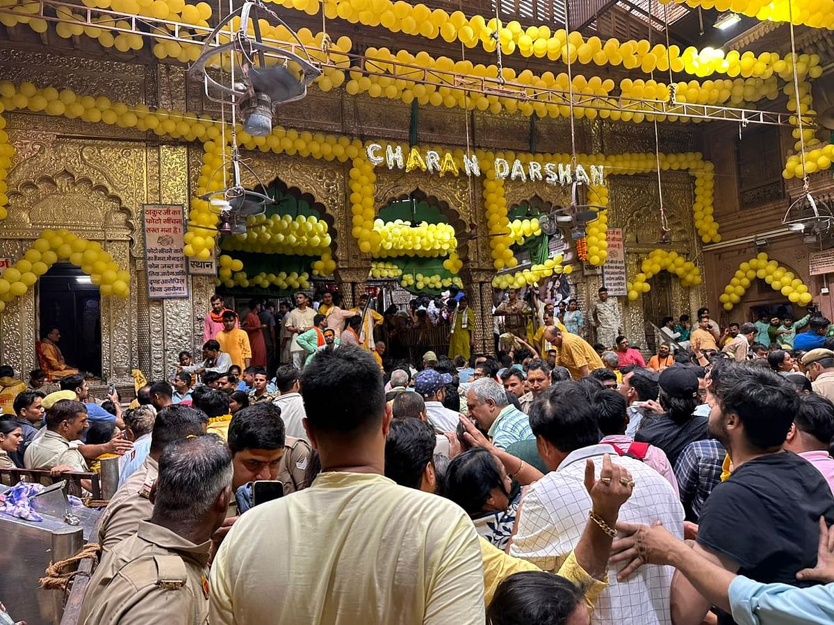 Mathura: Crowds of devotees gathered in Banke Bihari temple on Akshaya Tritiya, devotees stood for hours in the sun