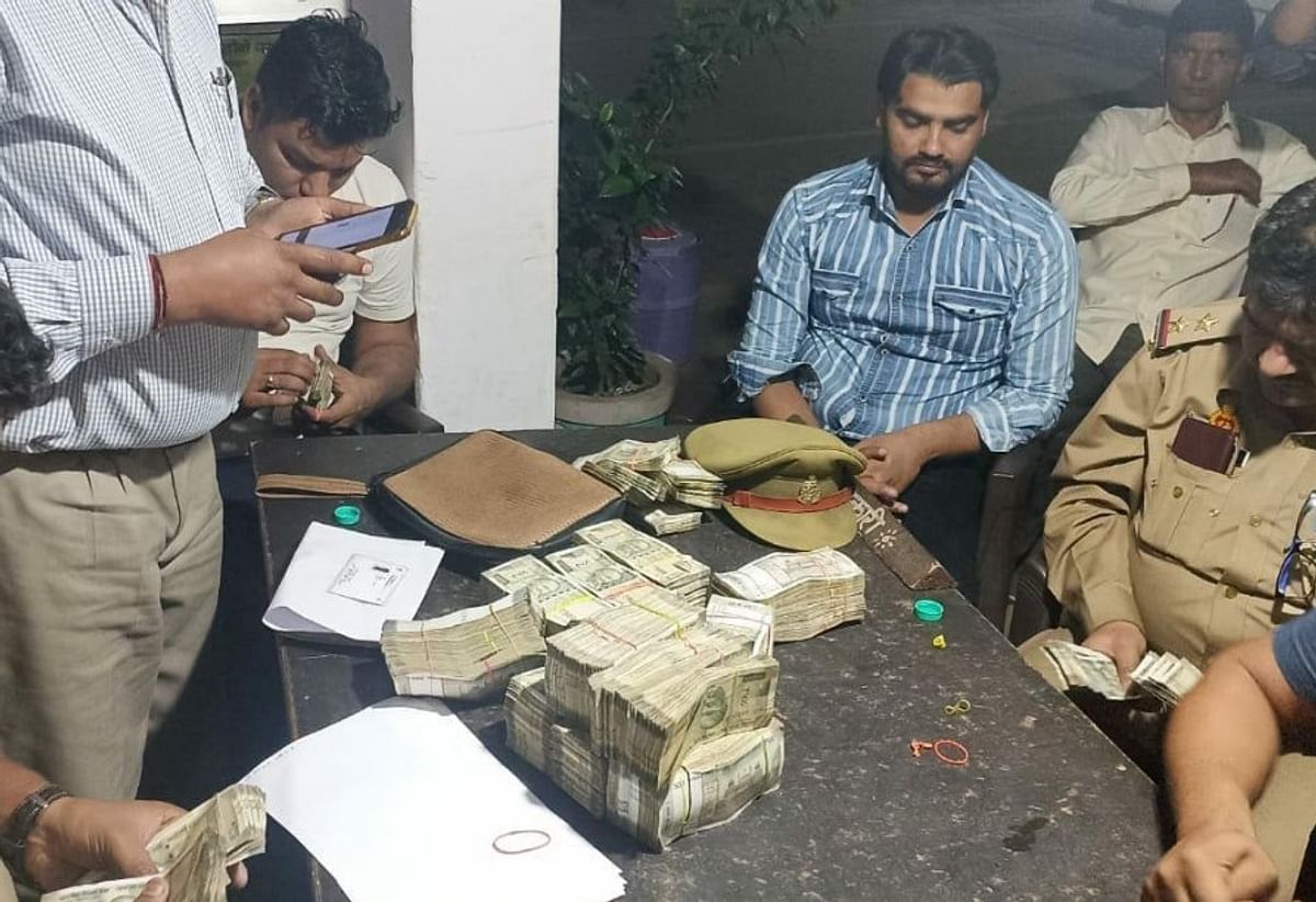 Muzaffarnagar: Police got success during vehicle checking, Rs 41 lakh cash recovered from Swift vehicle