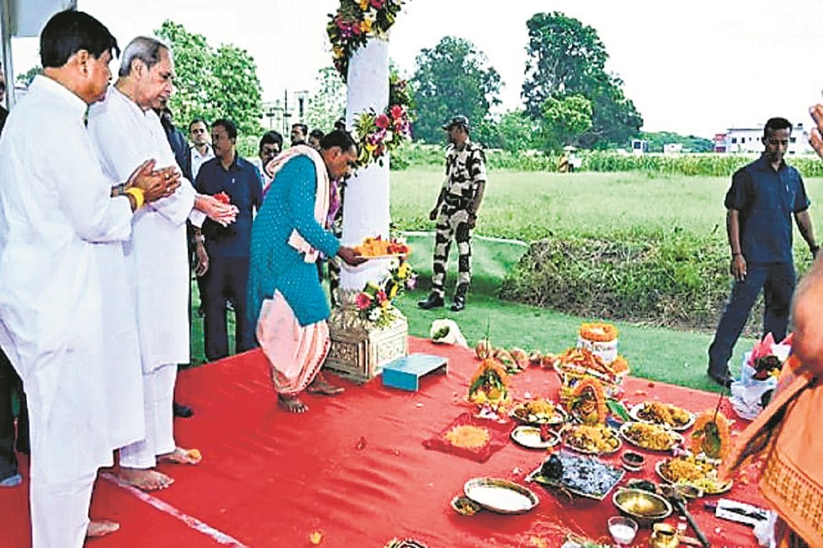 Naveen Patnaik participated in special program in OUAT on Farmer's Day, launched agriculture work in Odisha