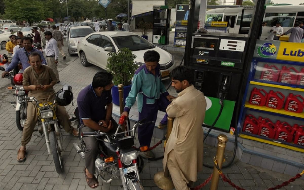 Petrol price may be Rs 286 per liter in Pakistan, problems may increase amid cash crunch