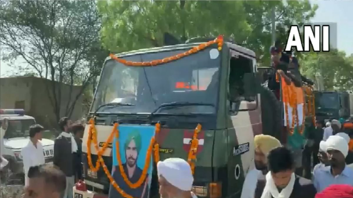 Poonch terrorist attack: Crowd gathered to pay tribute to the martyred soldiers, watch video
