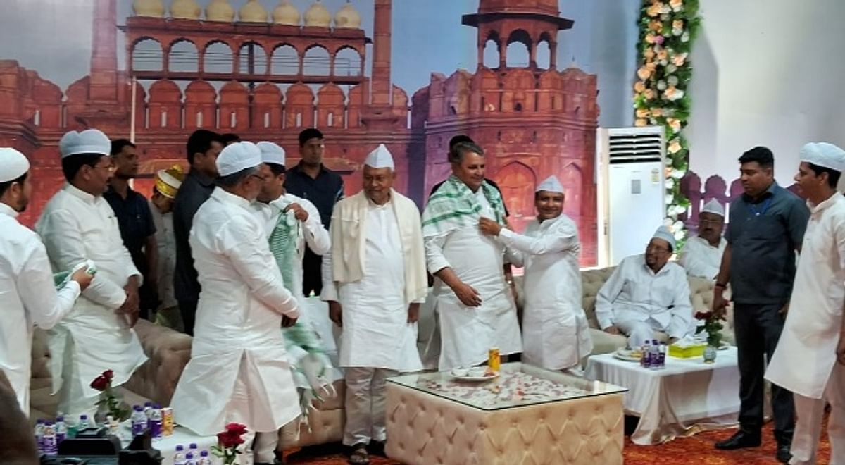 Red Fort-like platform built for Nitish Kumar, political message at JDU MLC's Iftar