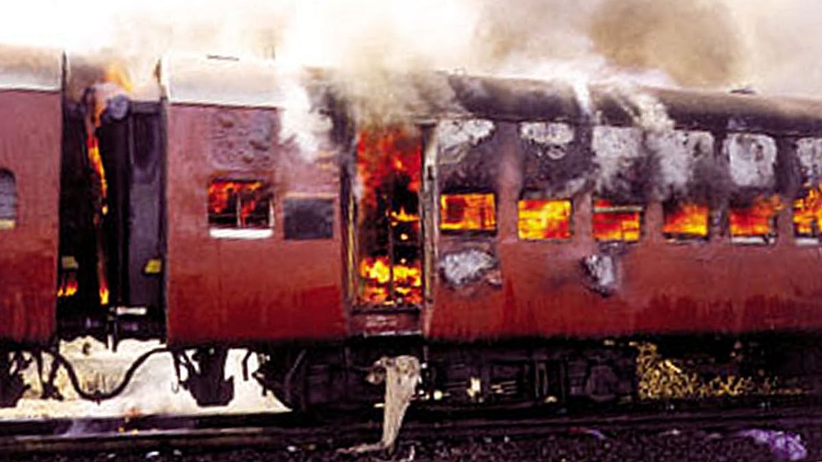 Supreme Court grants bail to 8 convicts in Godhra train burning case, application of 4 rejected