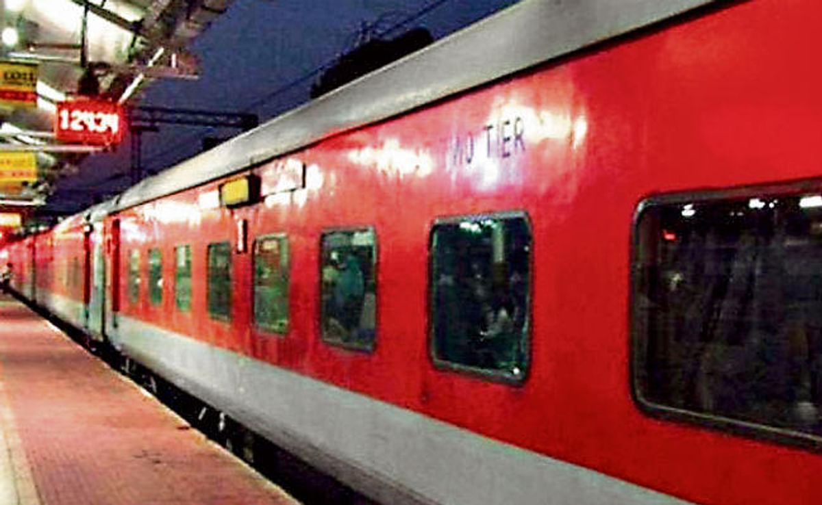 Trains Cancelled: 83 trains of South Eastern Railway including New Delhi-Ranchi Rajdhani Express will be canceled