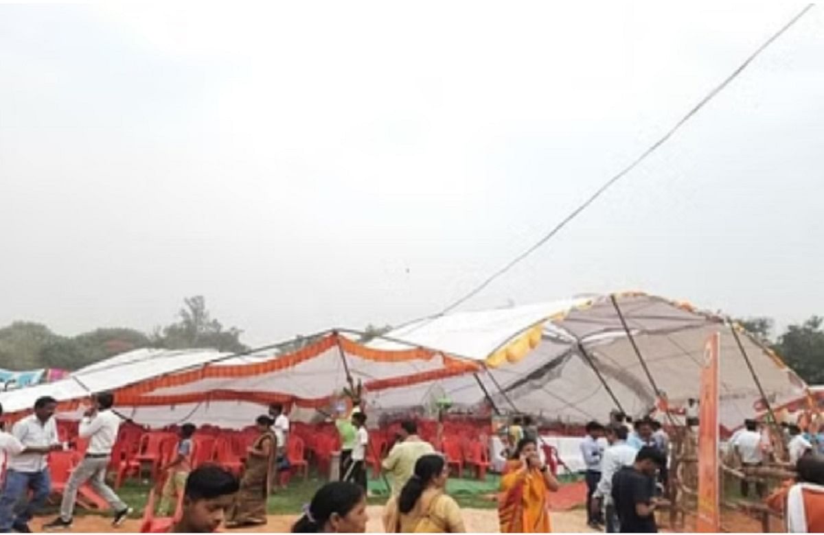 UP civic elections: accident in CM Yogi's meeting, pandal collapsed due to storm as soon as Chief Minister left, people narrowly survived