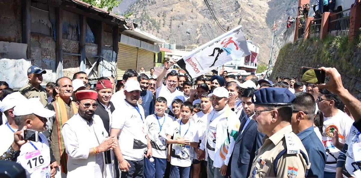 Uttarakhand: Two-day Auli Marathon competition started in Joshimath, more than 300 athletes reached the country