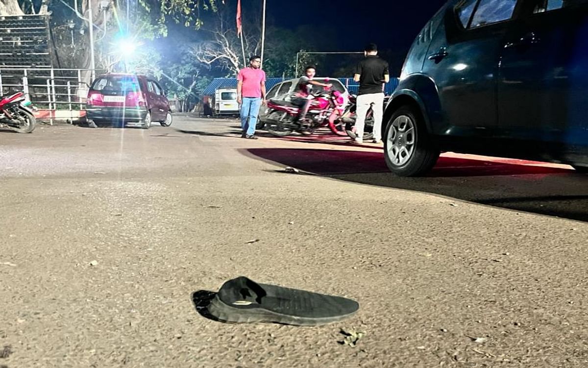 Youth kidnapped from Chakradharpur station, only shoe left on the road, police engaged in search
