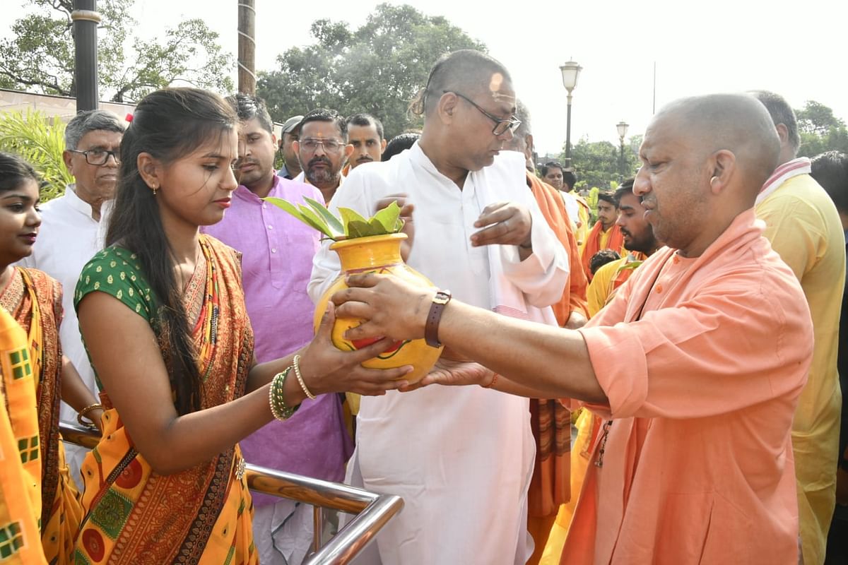 Kalash Yatra led by CM Yogi from Mansarovar Temple in Gorakhpur, Shri Lakshmi Narayan Mahayagya started