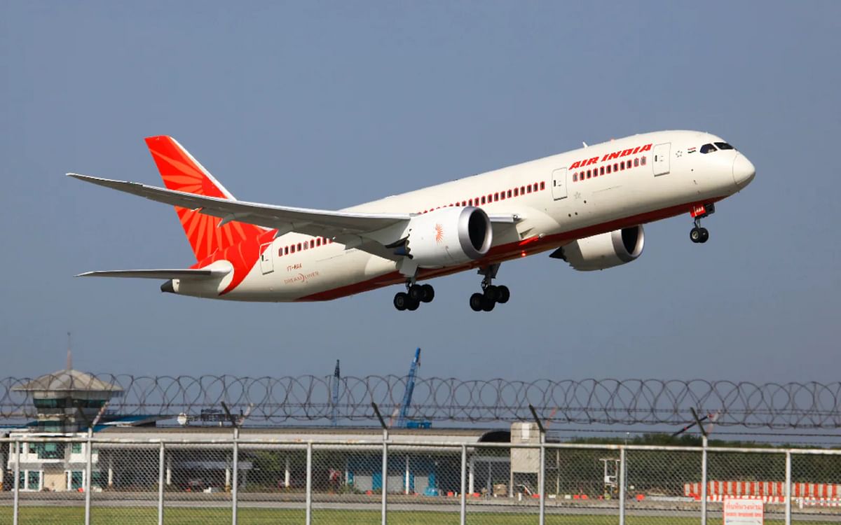 Air India Urine Case: Supreme Court issues notice to Center and DGCA