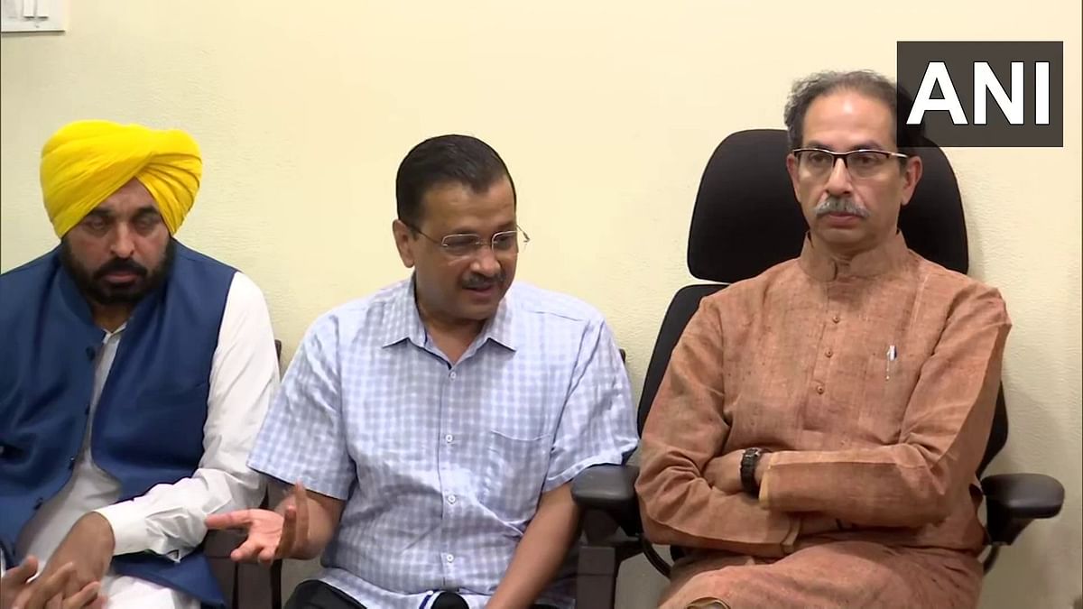Arvind Kejriwal met Uddhav Thackeray, sought support in the fight against the central ordinance