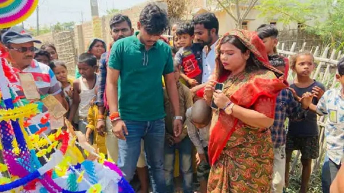 Bihar: Former minister Bima Bharti took out the pet dog's funeral procession, bid farewell to Hindu rituals