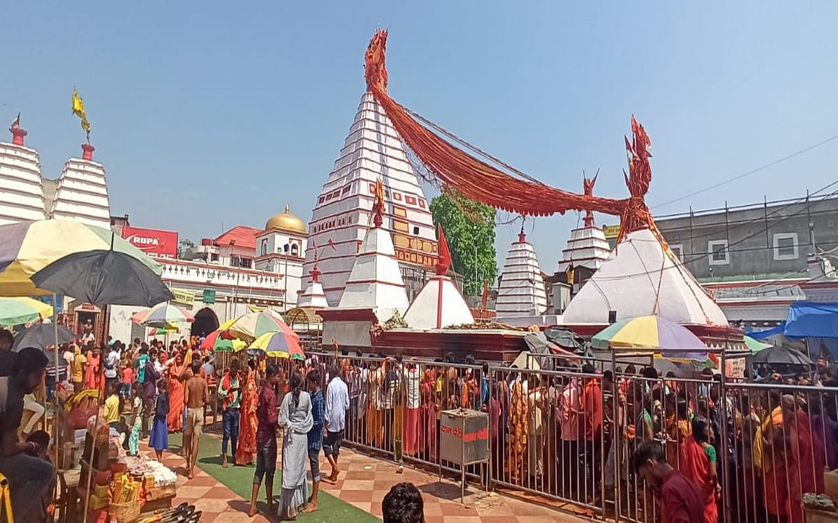 Buddha Purnima: Crowd of devotees gathered in Basukinath temple, 85 thousand devotees offered water at Faujdarinath