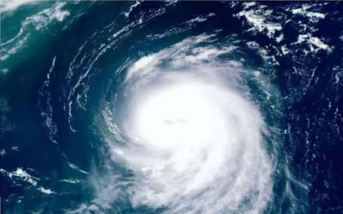 Cyclone Mocha threat looms over Bengal-Odisha, IMD issues alert, heavy rain expected