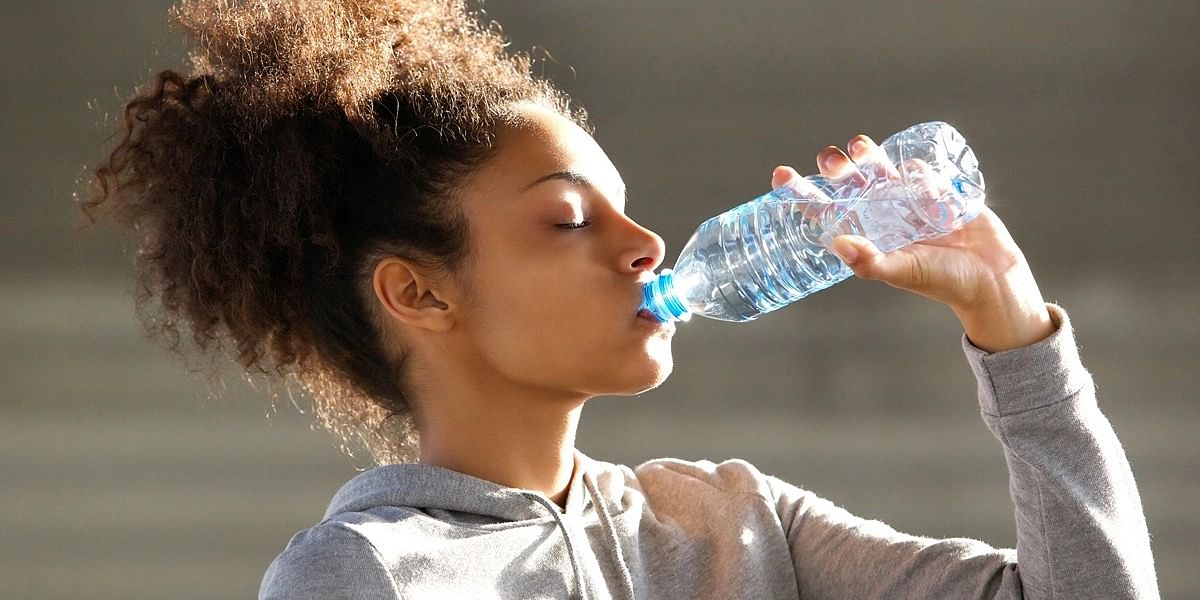 Don't like the taste of water?  Know how to drink the right amount of water in this summer season