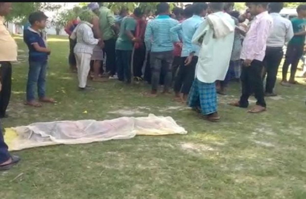 Gorakhpur: A speeding car returning from a wedding procession ran over two girl students, one died and the other was in critical condition.