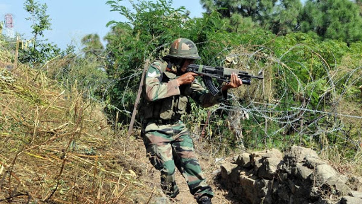 Jammu and Kashmir: Terrorist attack in Anantnag, one jawan injured in firing, search operation continues