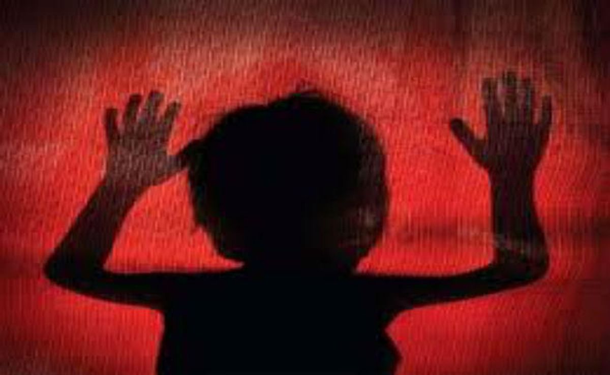 Lucknow: Father strangles innocent son to death, hangs himself, wife also commits suicide