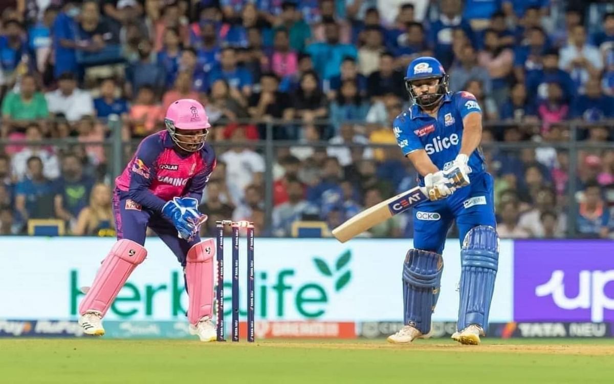 MI vs RR: Was there cheating with Rohit Sharma?  The balls fell from Sanju Samson's gloves, not from the ball!  video