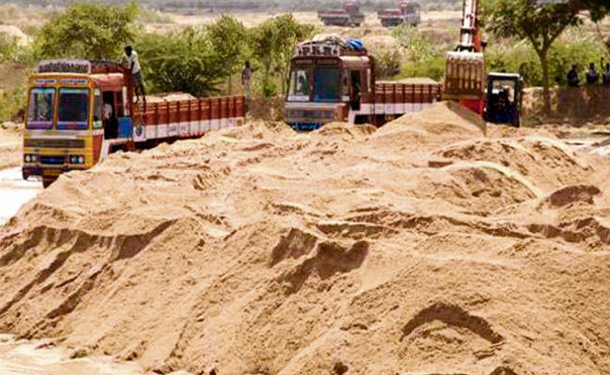 Police action against illegal sand mining in Patna, 28 trucks loaded with sand seized in raid, 33 people arrested