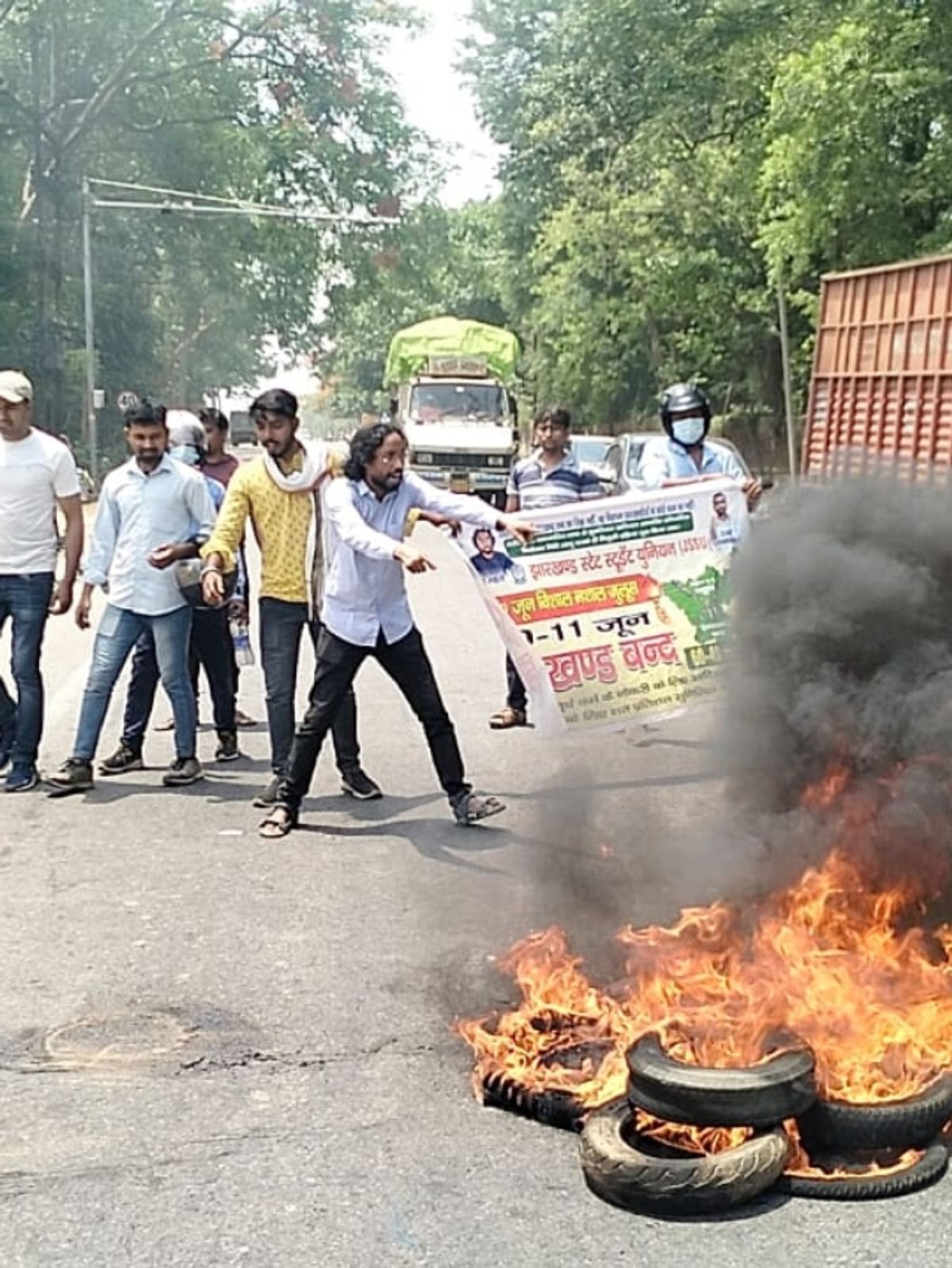 Jharkhand Planning Policy: Jharkhand bandh on the first day was effective, road jam for hours