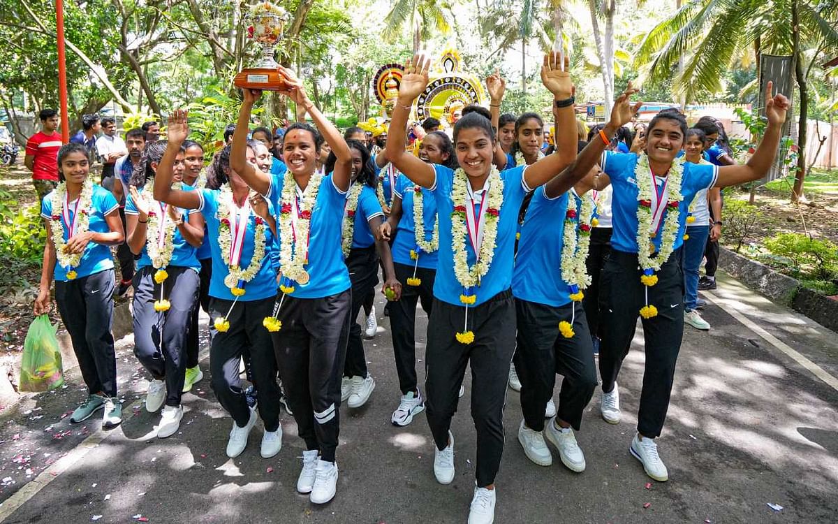 The women's team, which won the Junior Asia Cup title for the first time, celebrated like this in Bengaluru, see photos