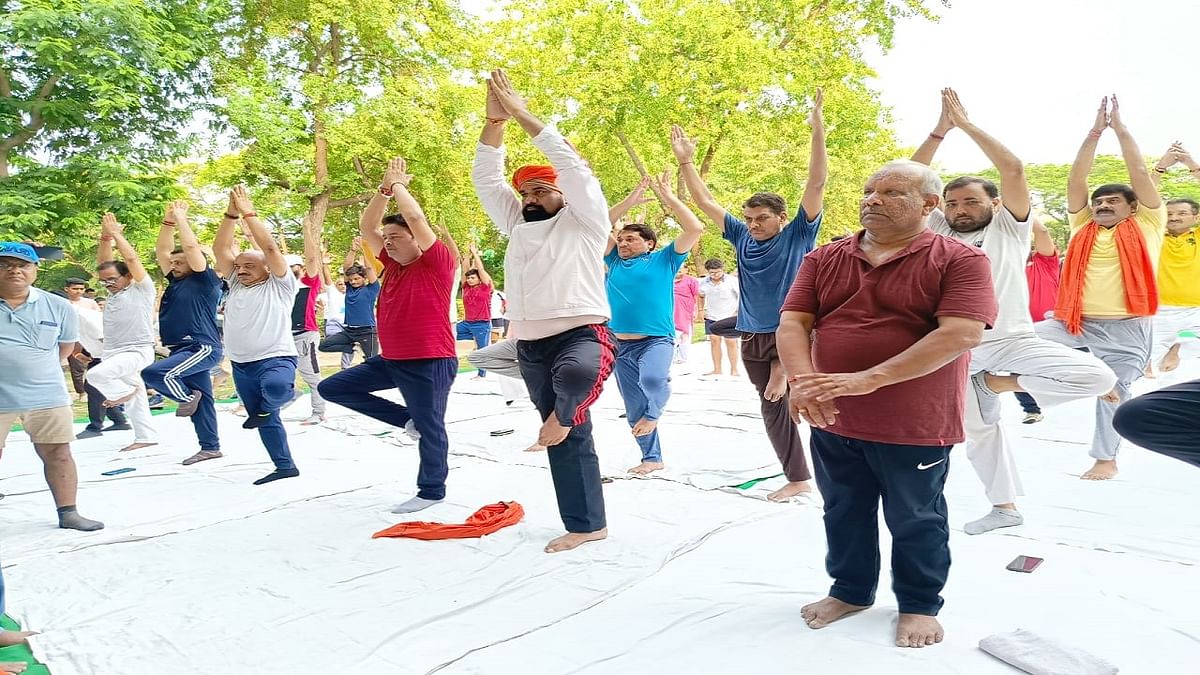 PHOTOS: See pictures of Yoga Day programs in Bihar, common people and BJP leaders also practiced yoga