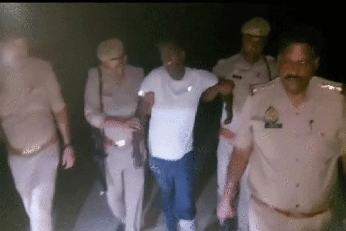 Accused of negligence in Barabanki, the rape victim committed suicide, the police arrested the accused in an encounter