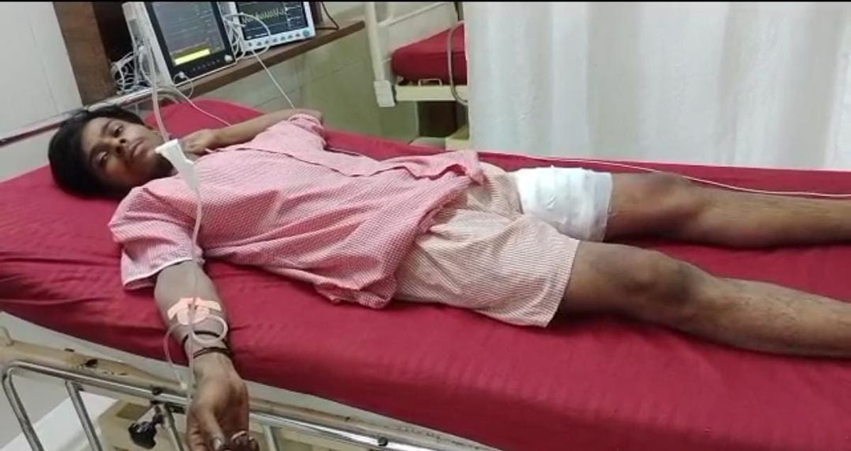 Agra: A bullet fired in the midst of a dispute between two neighbors, the passer-by got injured, admitted by the police
