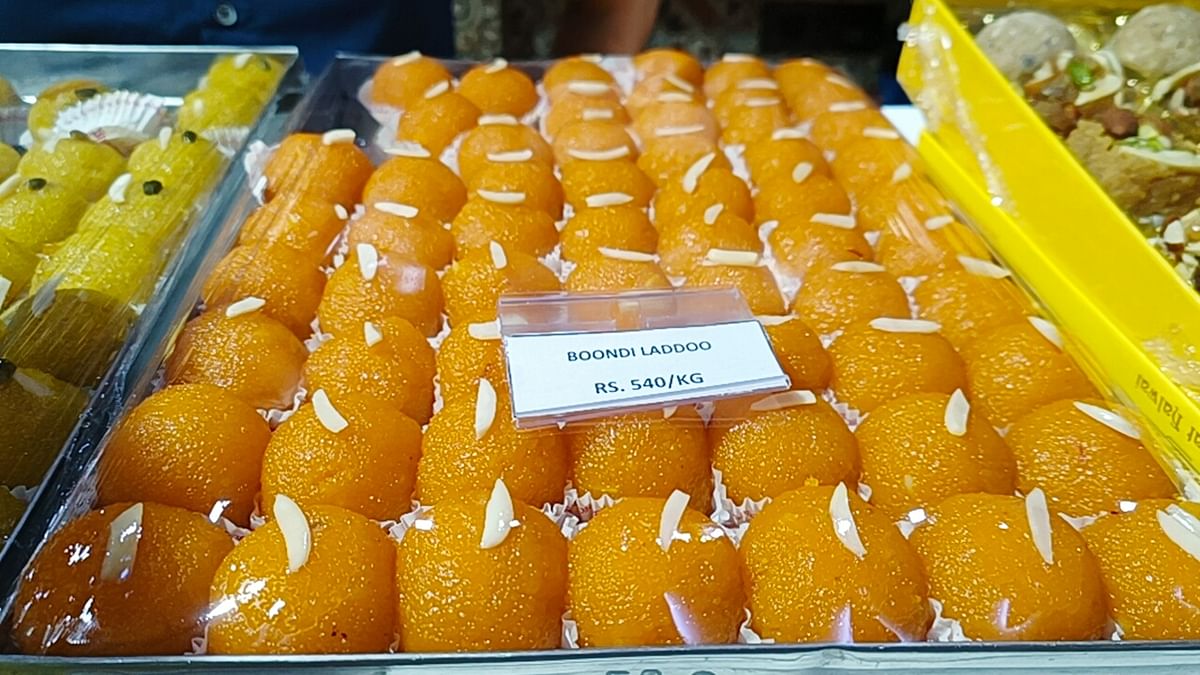 Agra's confectioner has made mango sweets, its taste will dissolve as soon as you put it in your mouth