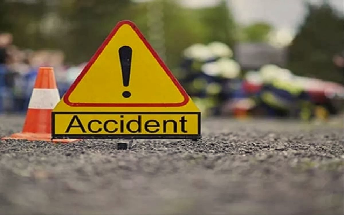 Aligarh: 5 people including two brothers died in different road accidents in the city.