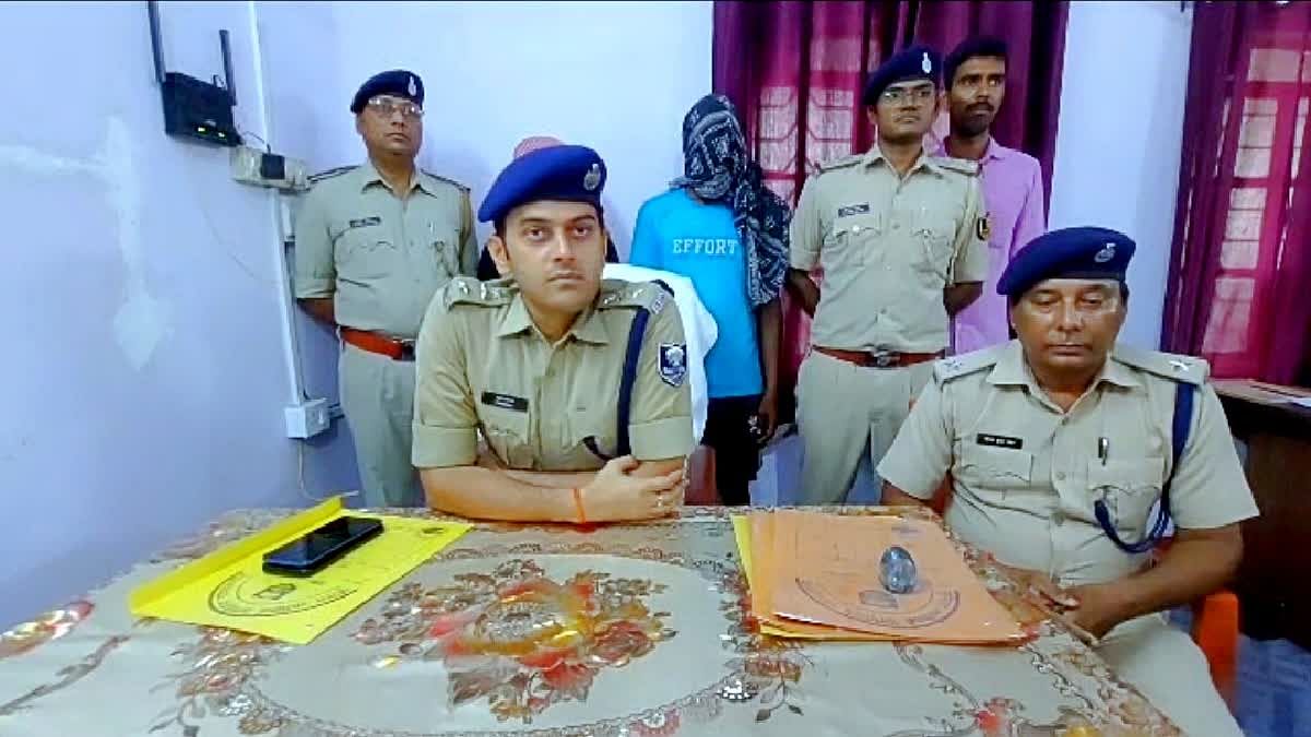 Bihar police arrested two cyber criminals from Jharkhand, used to cheat in the name of Korana vaccination