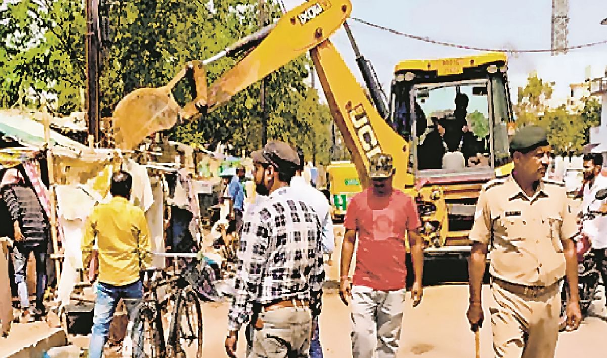 Bulldozers run in Patna, encroachment removed from Sheikhpura to Goat Market, huts demolished near Pataliputra Sports Complex