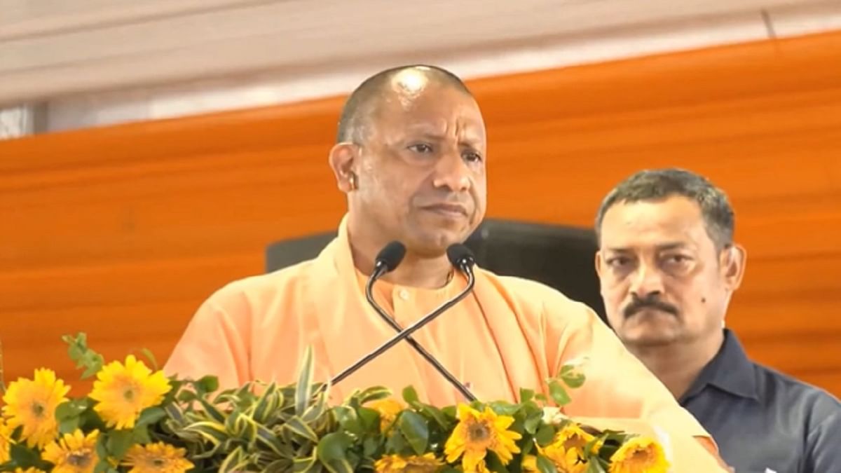 CM Yogi inaugurated projects worth crores, said - helicopter facility will start soon in Mathura