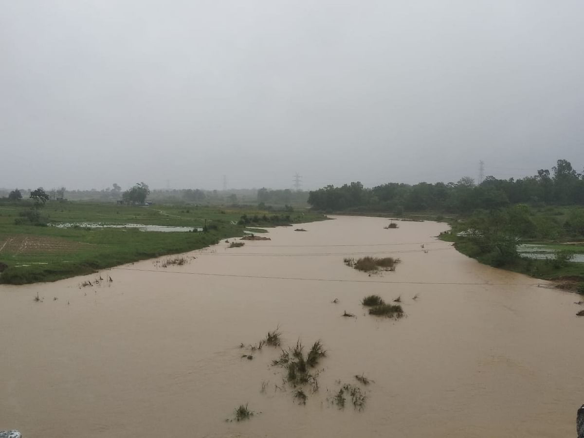 Due to heavy rains in Nepal, the water level of Bagmati river increased, Chachari bridge submerged in Aurai of Muzaffarpur